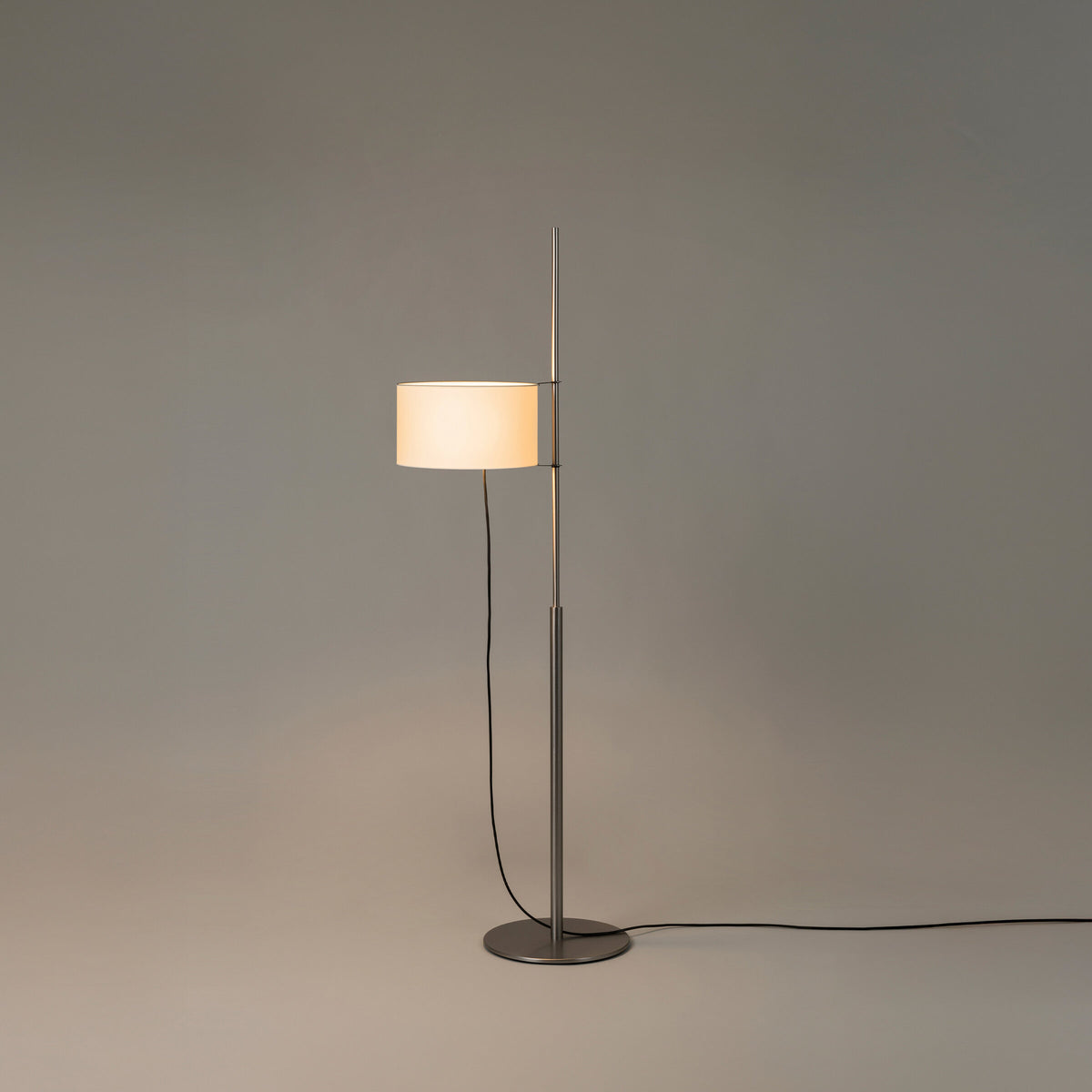TMD stojací lampa – satinovaný nikl
