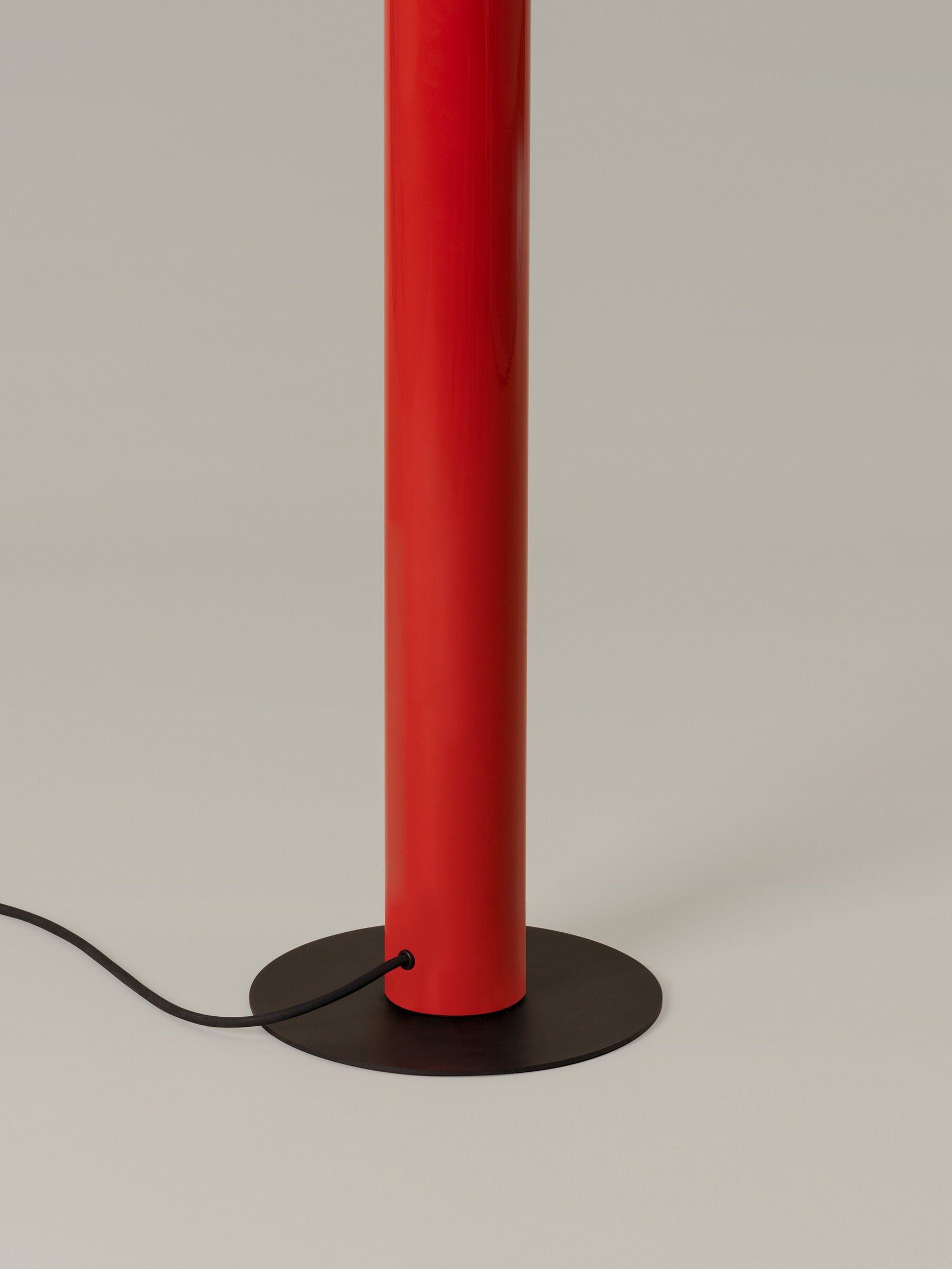 Tatu Alta - stojací lampa - Santa Cole