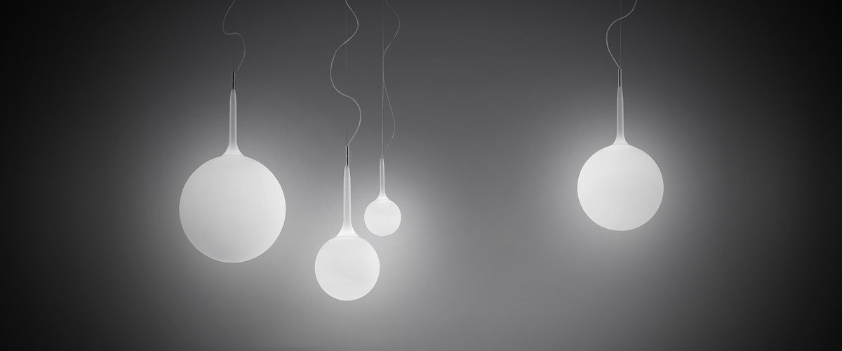 Artemide Castore sospensione nad stolem