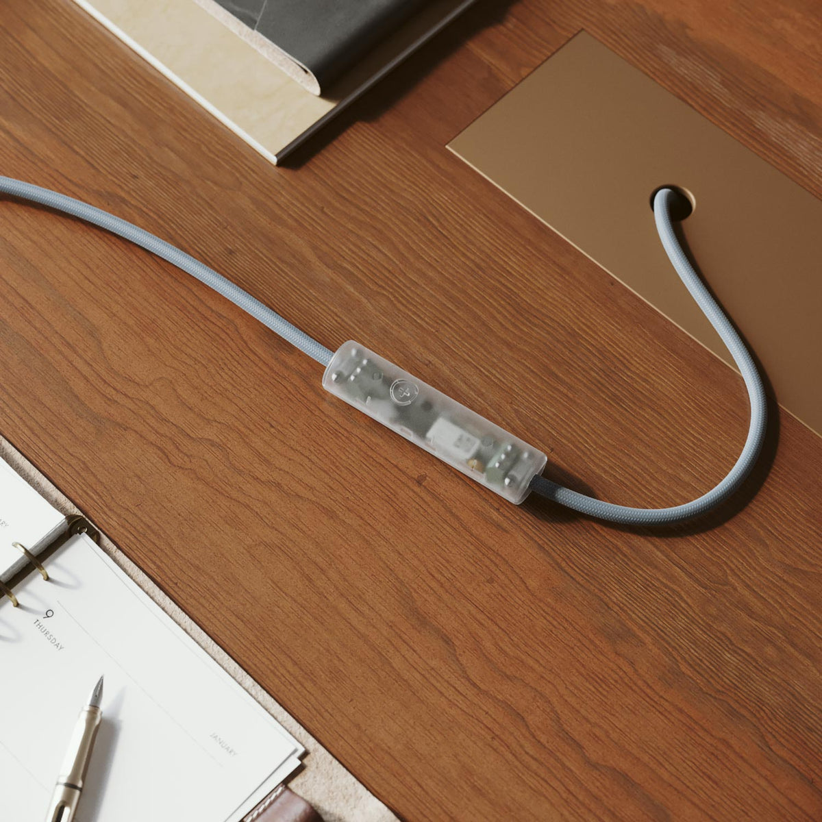 Dimmer universale a pulsante con collegamento di terra per lampadine incandescenza e led dimmerabili - Trasparente