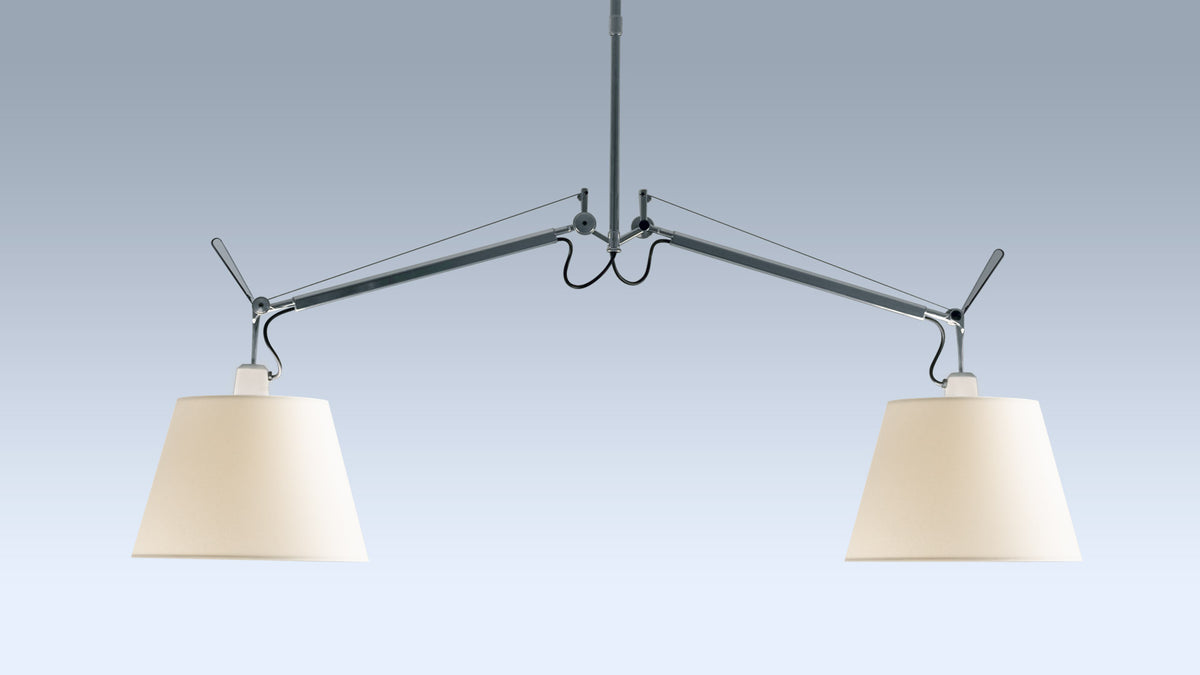 Tolomeo sospensione due bracci v interiéru